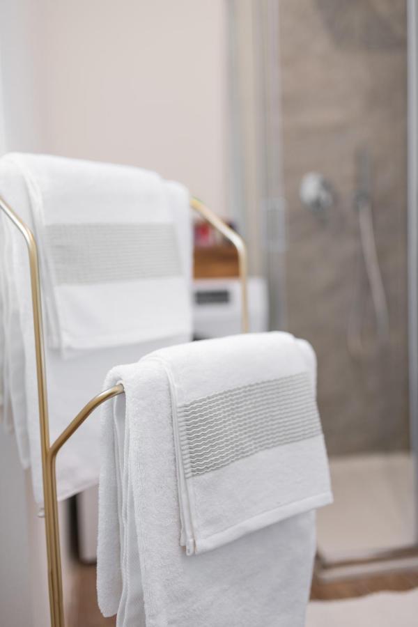 Lora Apartment,Free Private Parking, Self Check In,1 Como Zewnętrze zdjęcie