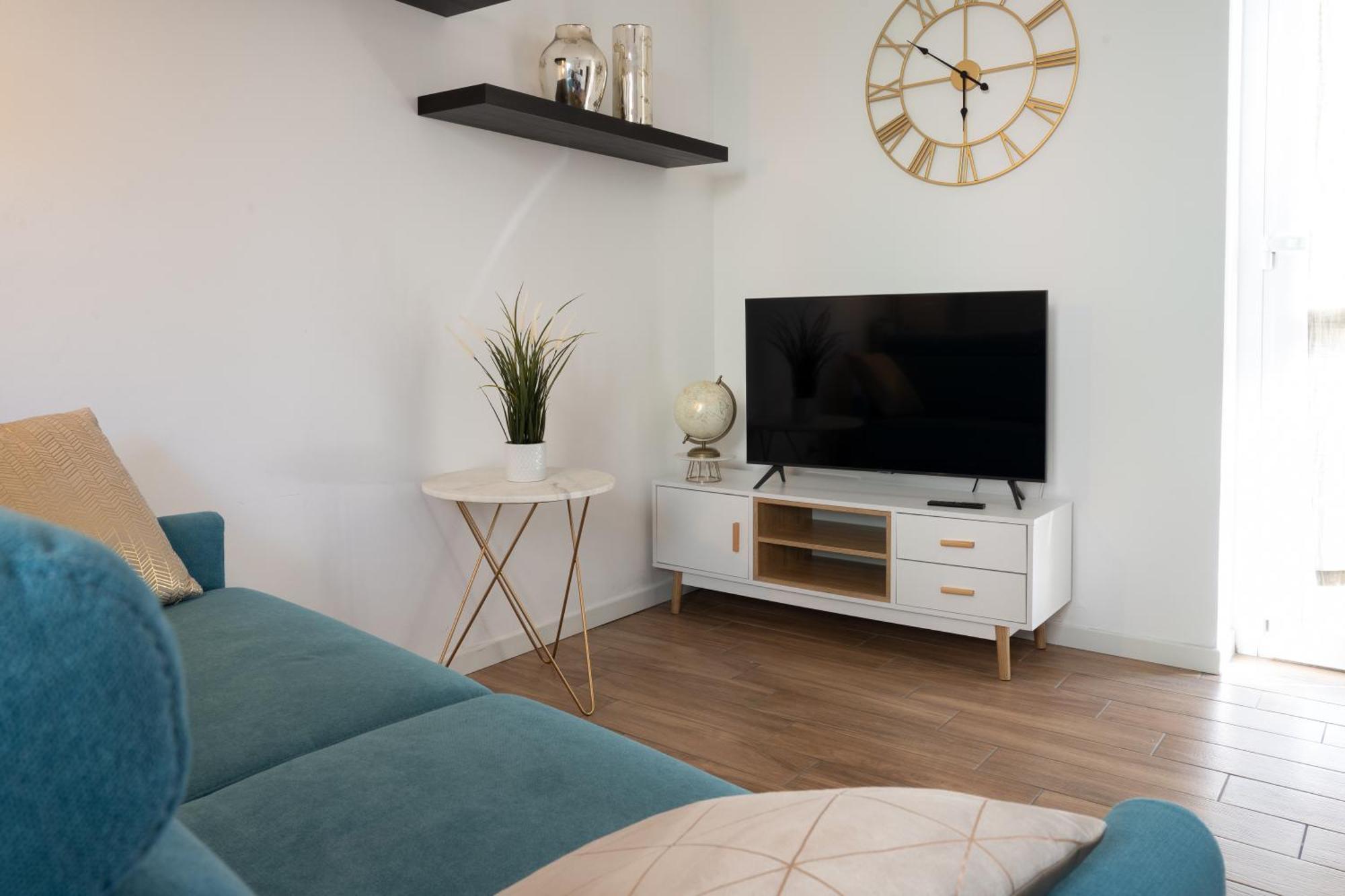 Lora Apartment,Free Private Parking, Self Check In,1 Como Zewnętrze zdjęcie
