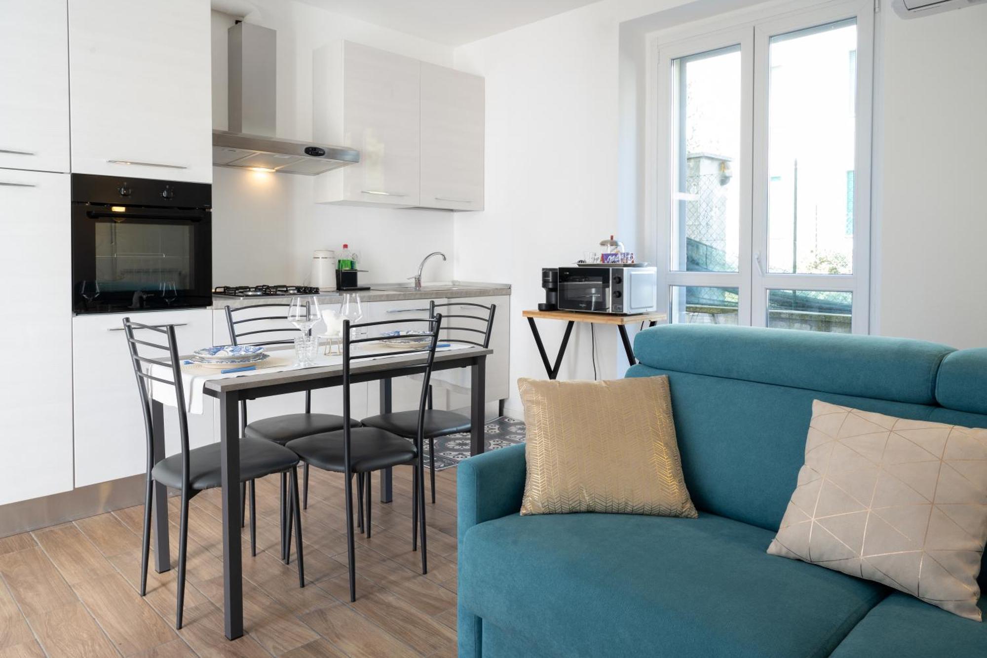 Lora Apartment,Free Private Parking, Self Check In,1 Como Zewnętrze zdjęcie